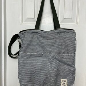 Reversible zip tote crossbody by Lady Alamo San Francisco